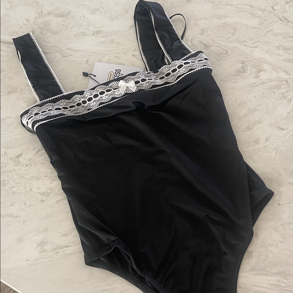 NWT Princess Polly Keating Bodysuit Black size 4 - Picture 2 of 11